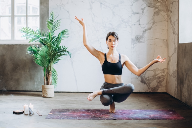 Von Matten bis Gurten-Die wichtigsten Yoga-Ausrüstungen