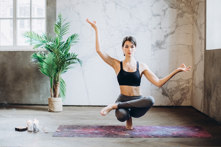 Von Matten bis Gurten-Die wichtigsten Yoga-Ausrüstungen