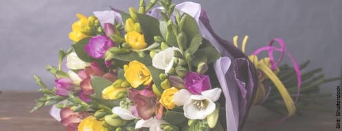 Der bunte Blumenstrauß ist auch nach dem Online-Kauf noch frisch